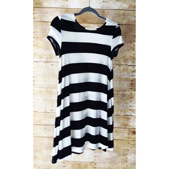 NWOT Comfy Striped Olivaceous Dress - Picture 2 of 4