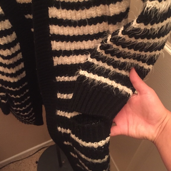 THICK KNIT WINDSOR LONG SWEATER - Picture 2 of 2