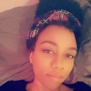 Meet your Posher, Kaylie