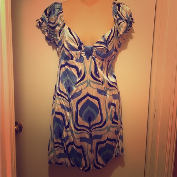 Bebe Silky pattern Dress ~ rare ~ Size M