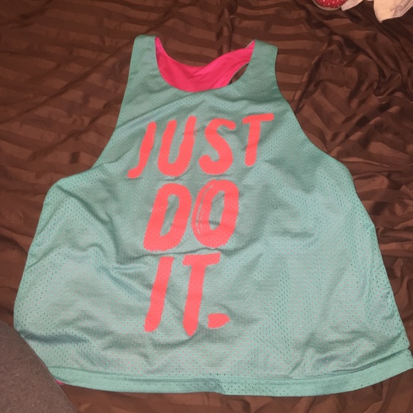 Nike Tops - Nike work out top