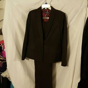 Evan picone suit