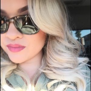 Meet your Posher, Paola