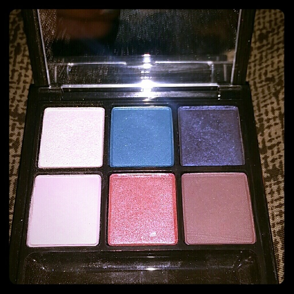 MAC Mystic Cool