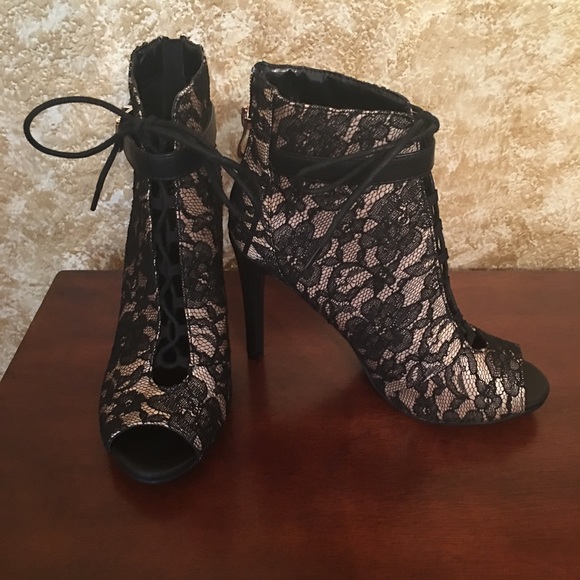 LAST ONE - Peeptoe Lace Booties - Picture 4 of 4