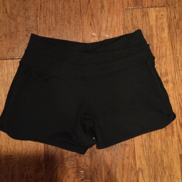 🍋💦Lululemon Size 6 Spandex Shorts SALE