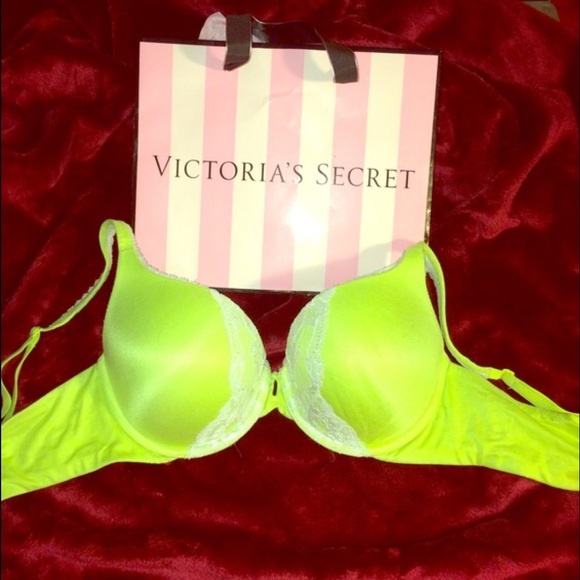 Super sexy Victoria secret push-up bra 💚💚