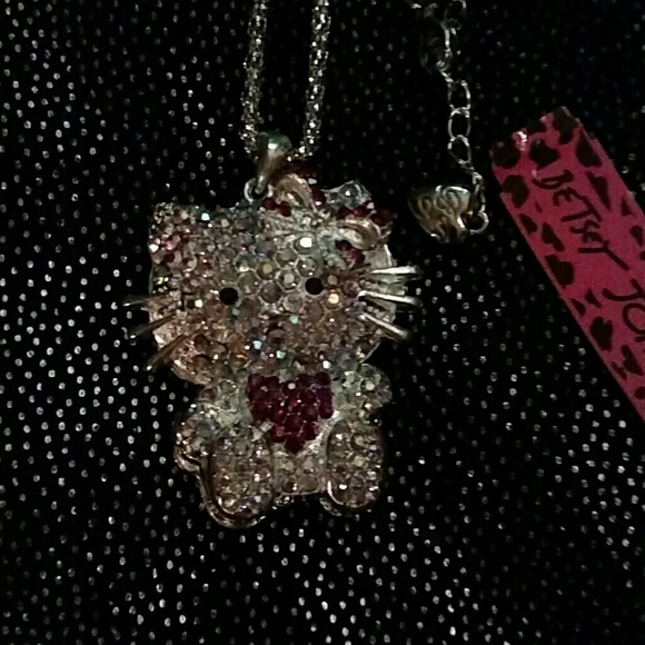 Most Beautiful HELLO KITTY NECKLACE - Picture 1 of 4