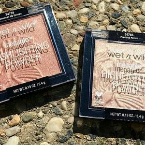 Wet n wild megaglo highlighter powder (set of 2)