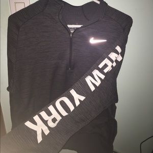 ✨BUNDLE✨ Soul Cycle tank, and Nike quarter zip!