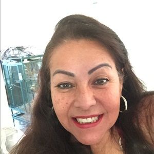 Meet your Posher, Yolanda