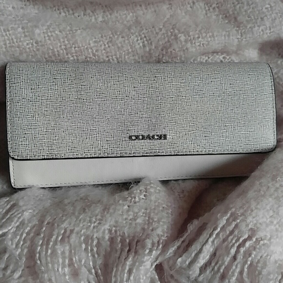 Coach wallet - Picture 1 of 2