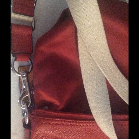 Coach red leather crossbody - Picture 3 of 4