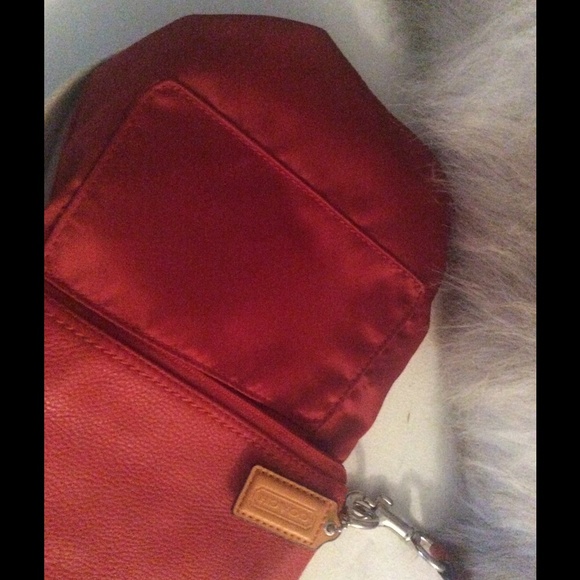 Coach red leather crossbody - Picture 4 of 4