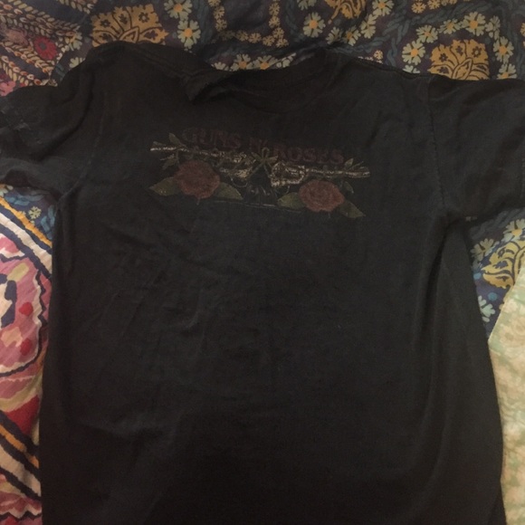 distressed Guns n Roses tee