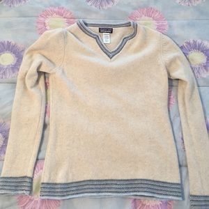 Patagonia 100% lambs wool sweater size large