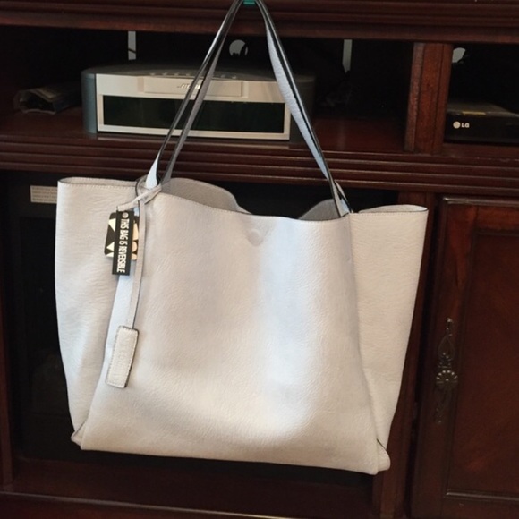 Urban Outfitters Vegan Leather Modern Tote Bag - Picture 4 of 4