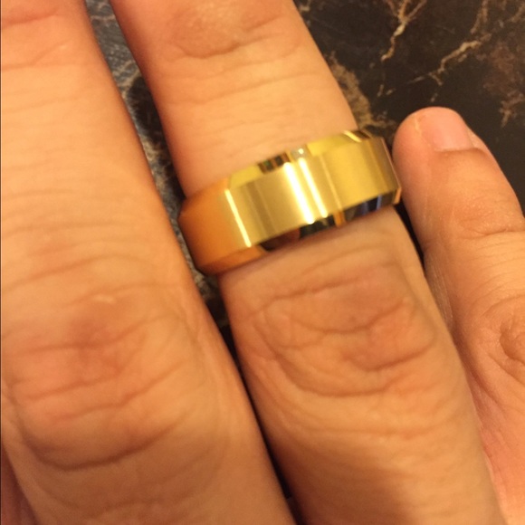 Tungsten ring in gold color - Picture 4 of 4