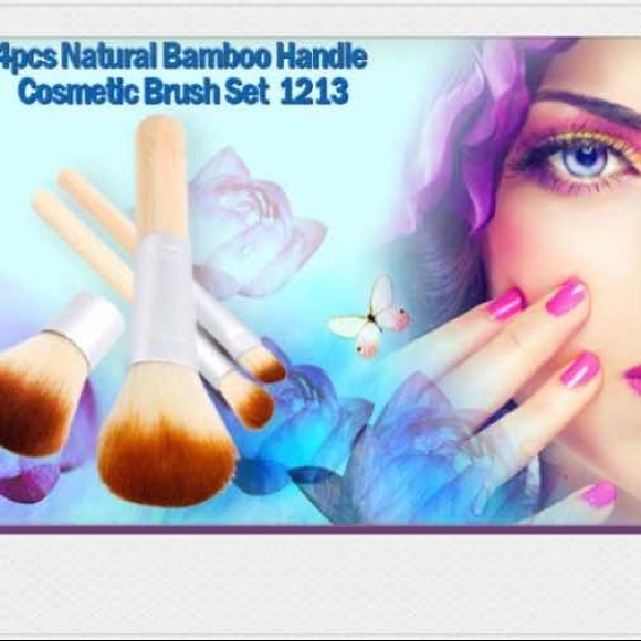 Concealer Palett+ 4pcs Cosmetic Brushes - Picture 3 of 3