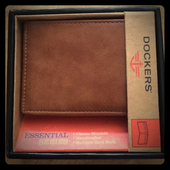 Brown leather Dockers men's wallet
