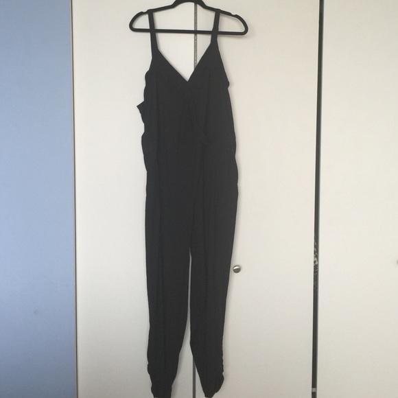 Jessica Simpson size 2X black overalls!