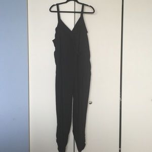 Jessica Simpson size 2X black overalls!