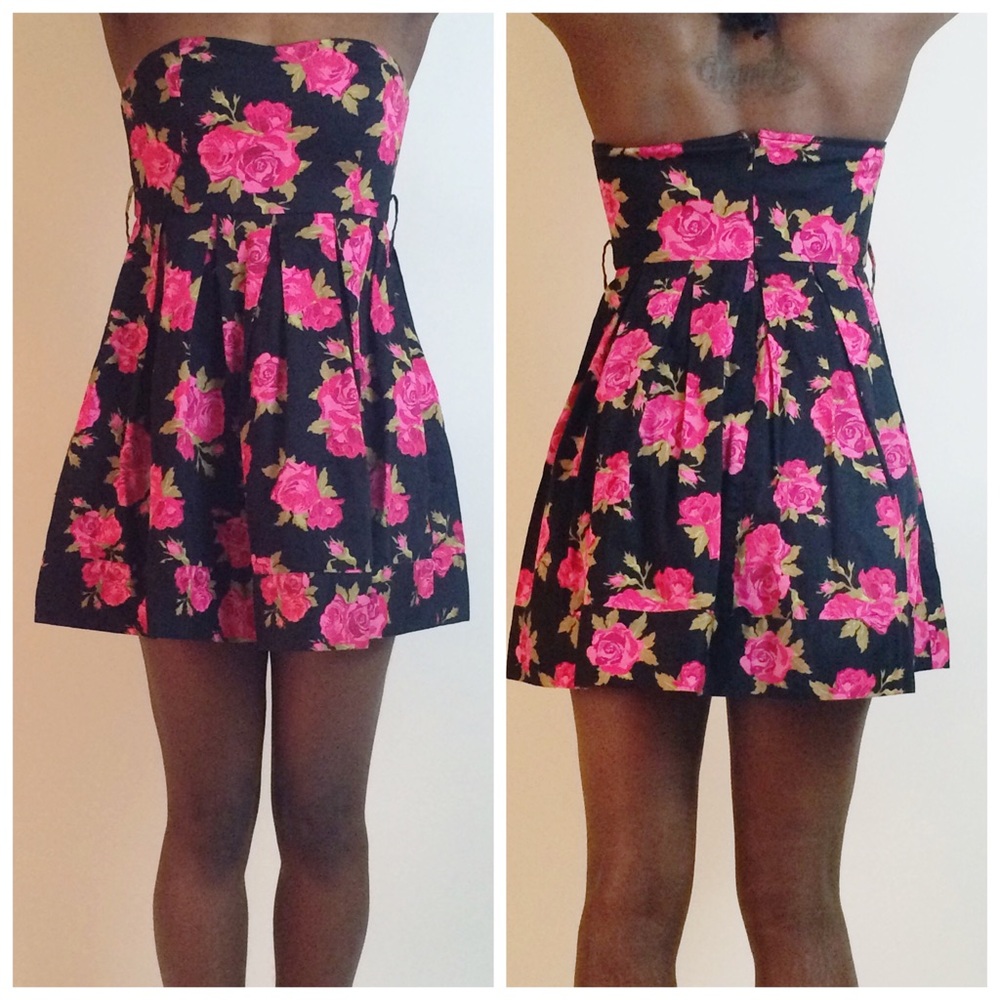 Beautiful floral dress 🔵 - Picture 3 of 4