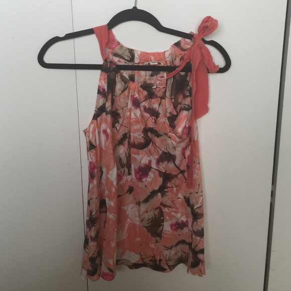 Banana Republic 100% silk sleeveless blouse