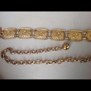 Vintage gold tone chain belt
