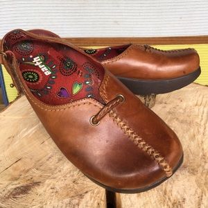 Earth shoes! Very cute and comfy!✌🏼️🌼🌻