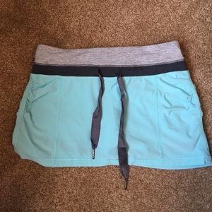 Lululemon skirt (size 4)