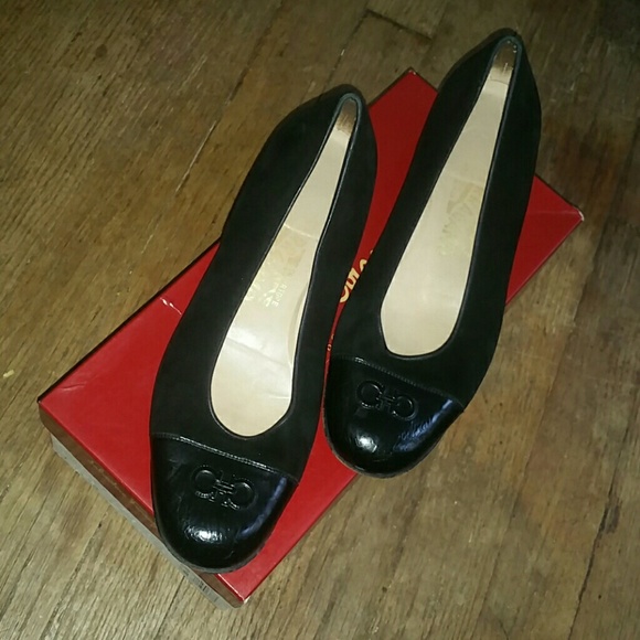 Vintage Ferragamo Slides w 1 inch heel
