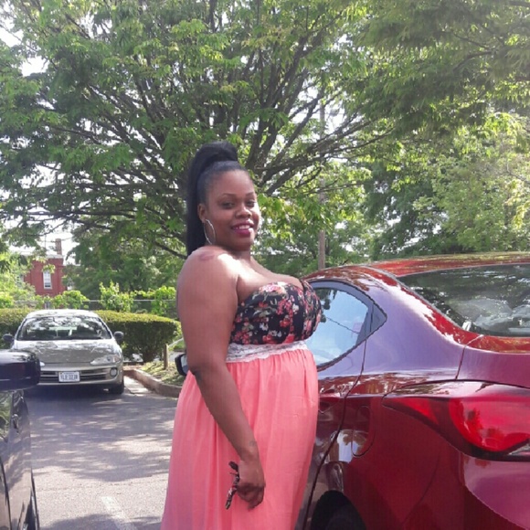 Meet your Posher, Ebonie - Picture 1 of 1