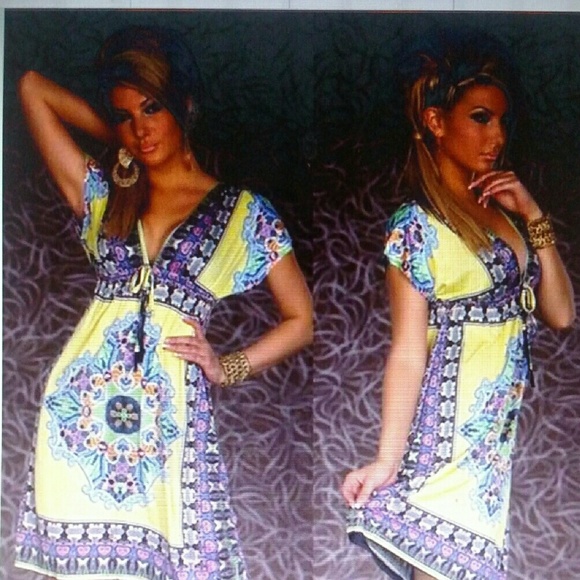 Dresses & Skirts - Beautiful Sexy Above Knee Summer Dress!!