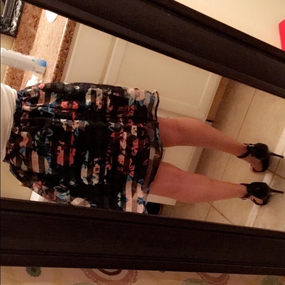 Skirt - Picture 3 of 3