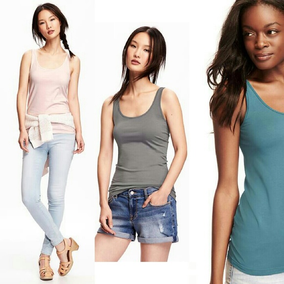 Old Navy Tops - GONE 10/1 ⏰ Old Navy Gray Ribbed Fitted Tank