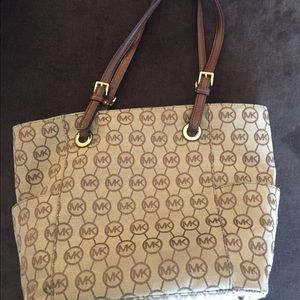 Michael Kors Sholder bag