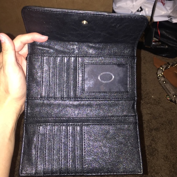 Guess-additional pictures