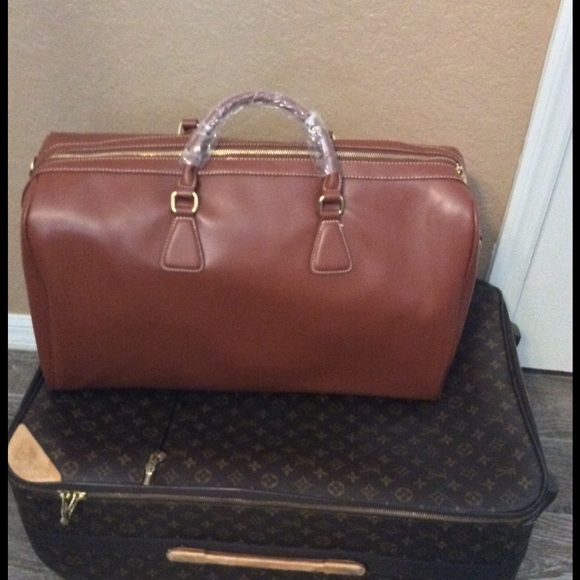 ❌ SOLD ❌ Duffle Bag - Picture 3 of 4