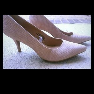 MERONA Nude  Kitten Heels