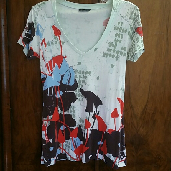 Tee shirt