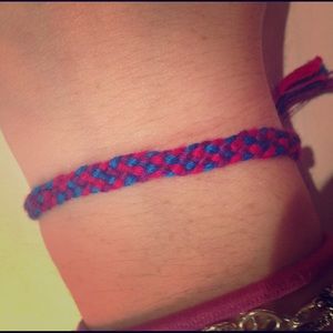 Woven thread bracket