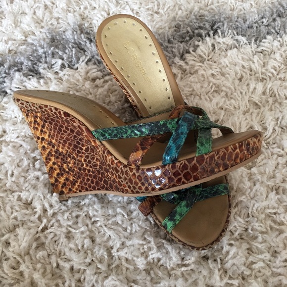 BCBG wedges