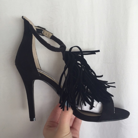 ONE LEFT NEW Faux Suede Fringe High Heels - Picture 3 of 4