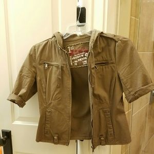 Accessory jacket, stylish over tanks & Ts