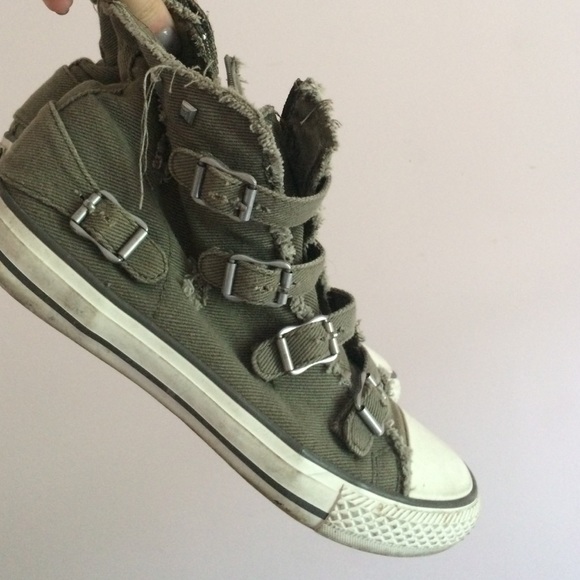 Green sneakers - Picture 2 of 4