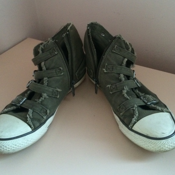 Green sneakers - Picture 3 of 4