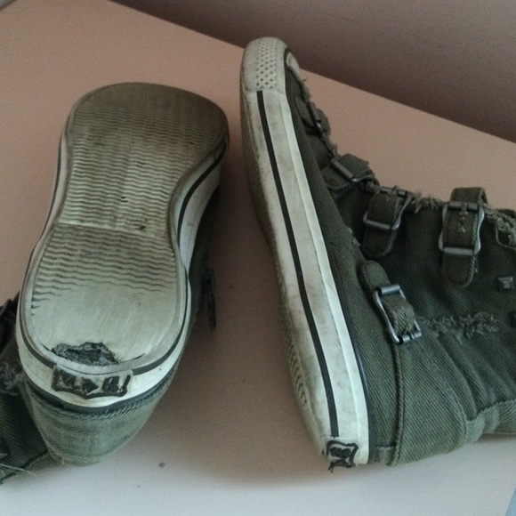 Green sneakers - Picture 4 of 4