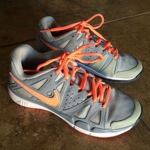 NIKE Air shoes size 6