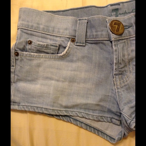 7 jean short flaws